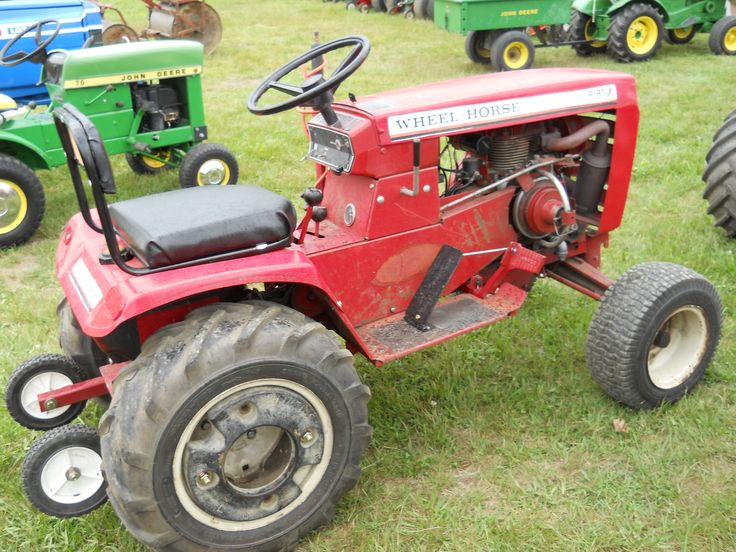 Wheel Horse E-81 Lawn Tractor