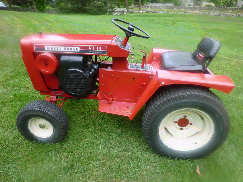 Wheel Horse GT-14 Lawn Tractor