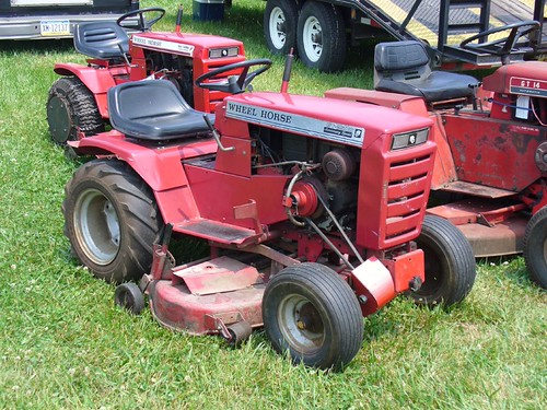 Wheel Horse GT-2500 Lawn Tractor