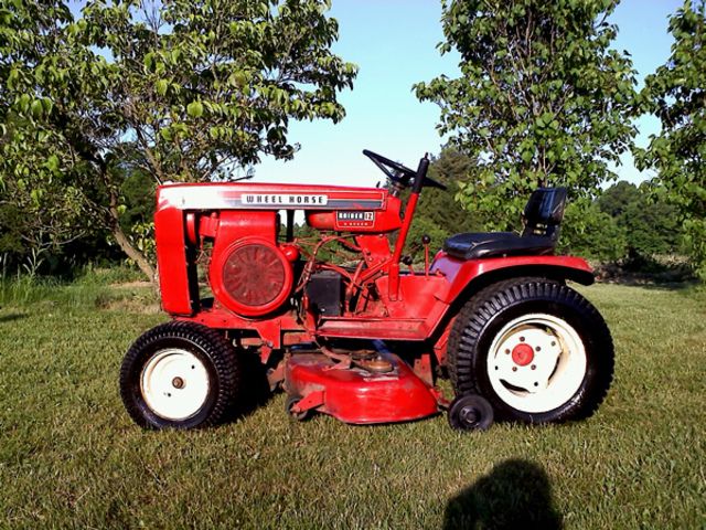 Wheel Horse Charger 9 Lawn Tractor