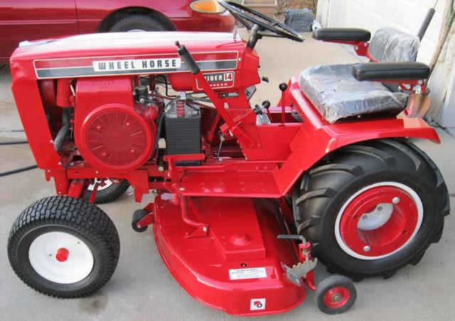 Wheel Horse Raider 14 Lawn Tractor