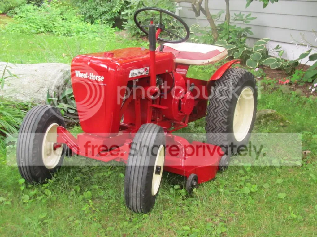Wheel Horse Suburban 550 Lawn Tractor