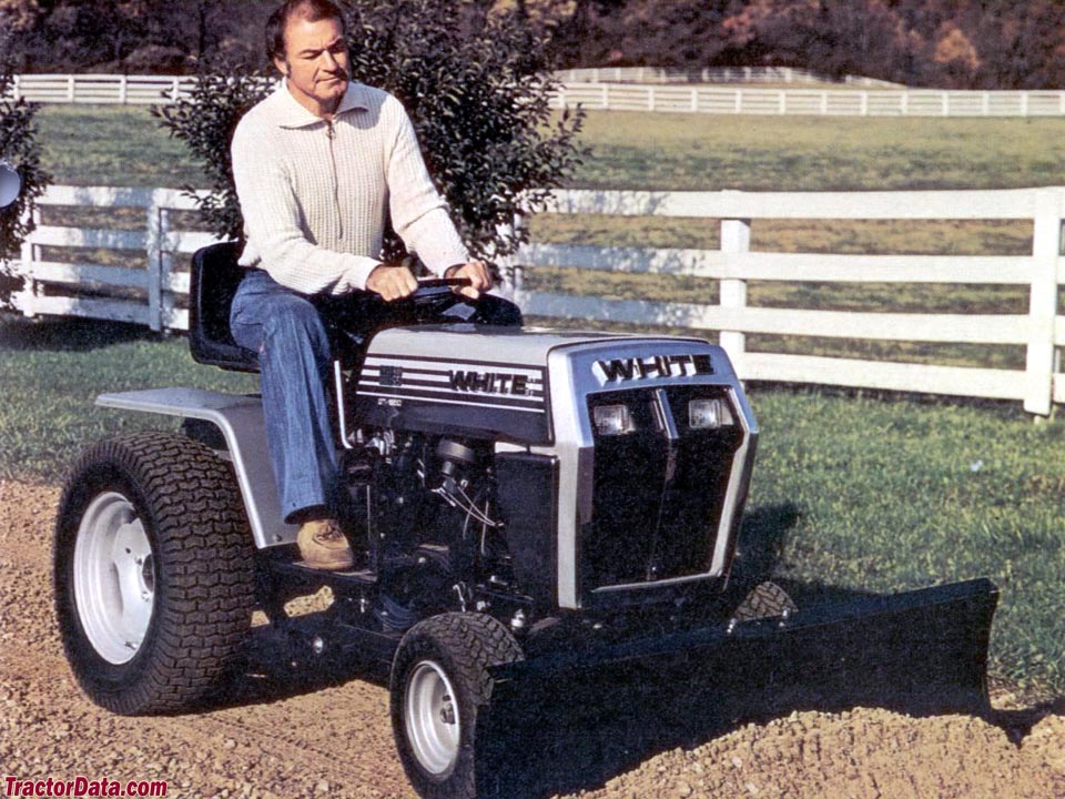 White GT-1620 Lawn Tractor