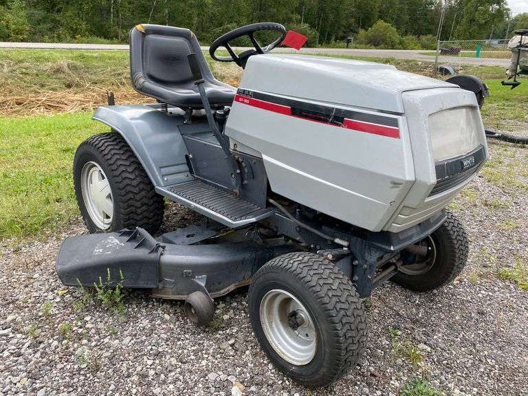 White GT-180 Lawn Tractor