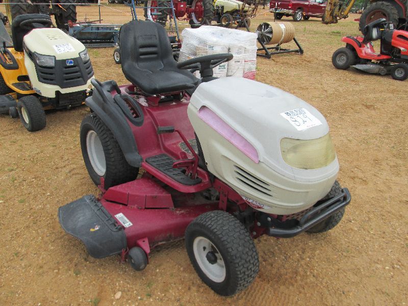 White GT 2550H Lawn Tractor
