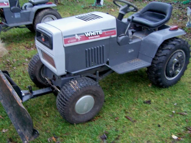 White ZT-42 Lawn Tractor