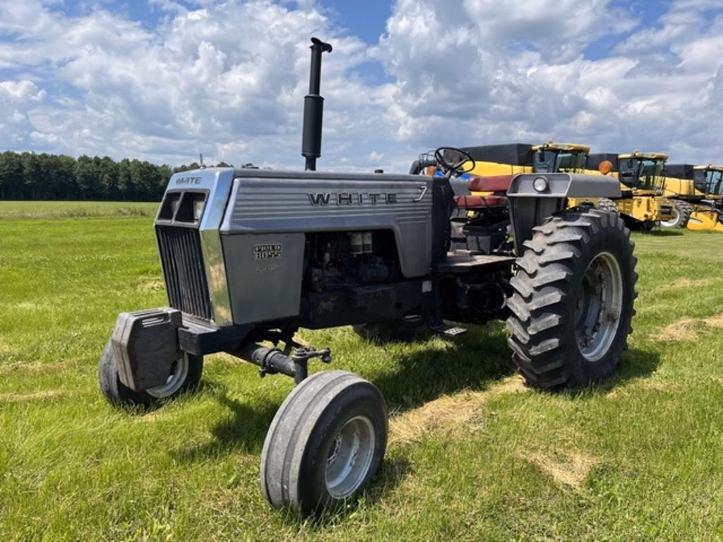 White GT 954H Lawn Tractor