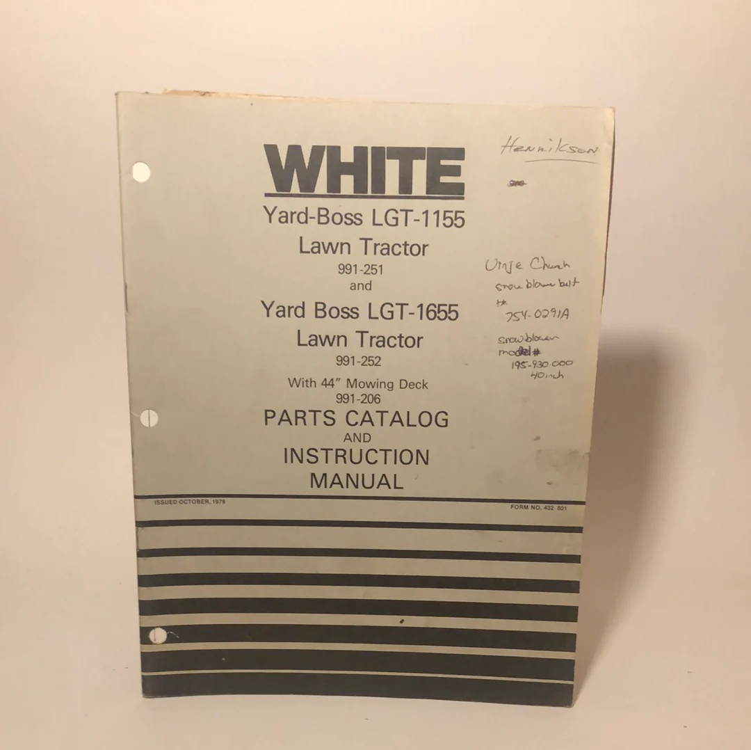 White Yard Boss GT-1855 Lawn Tractor