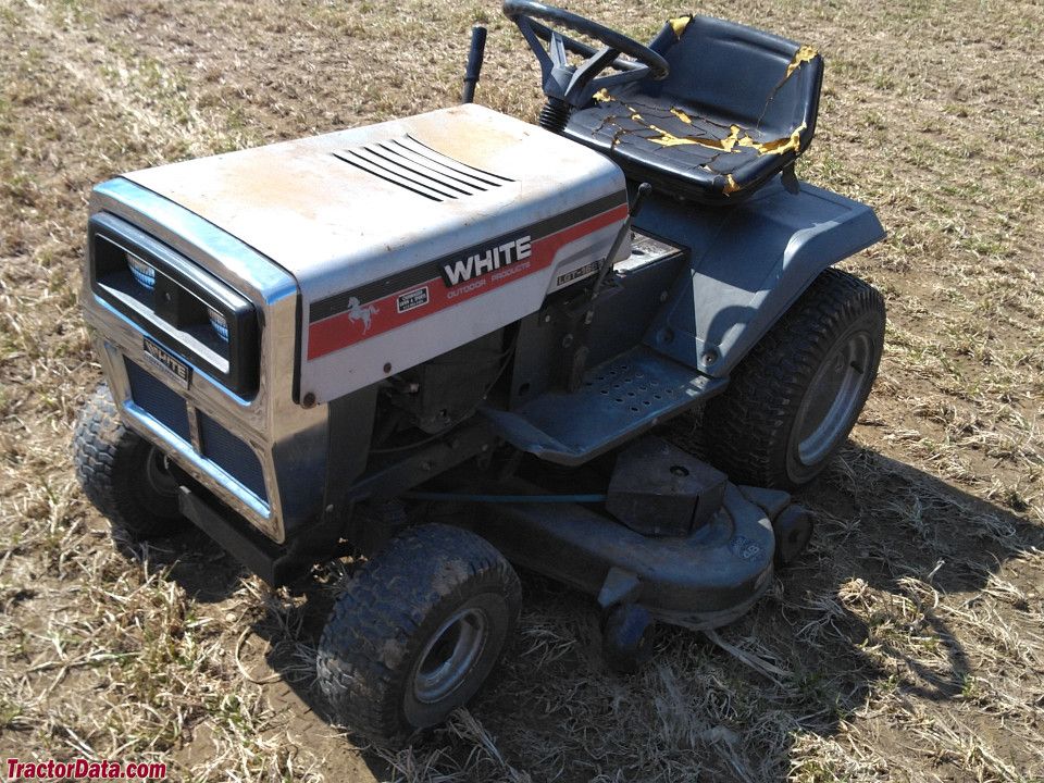 White LGT-1600 Lawn Tractor