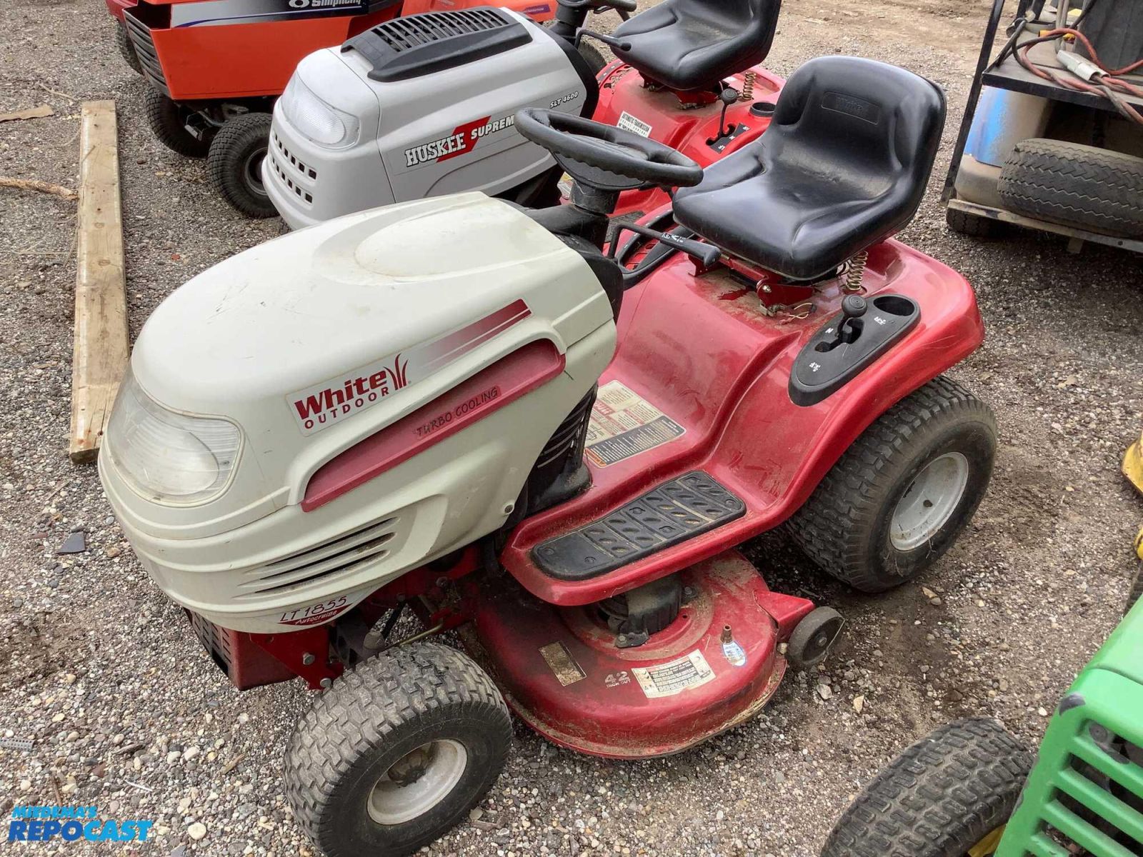 White LT 1855 Lawn Tractor