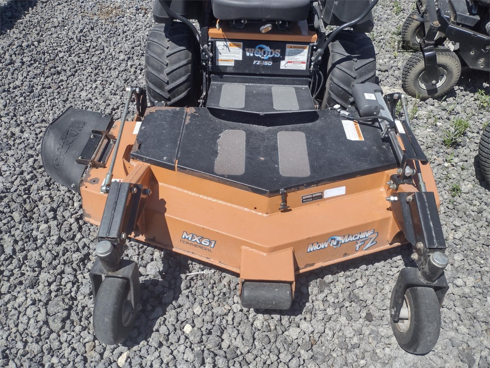 Woods FZ25D Lawn Tractor