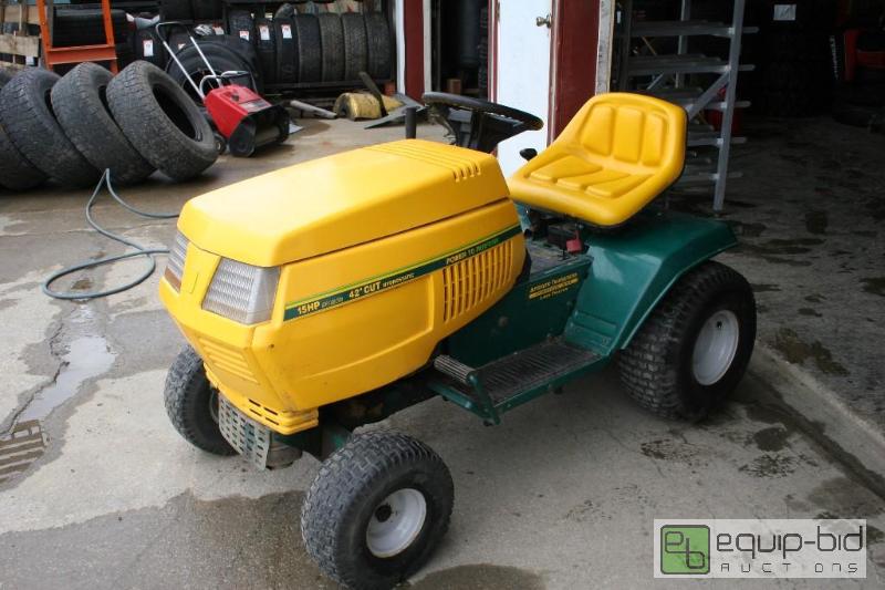Yard-Man 3170 Mustang Lawn Tractor