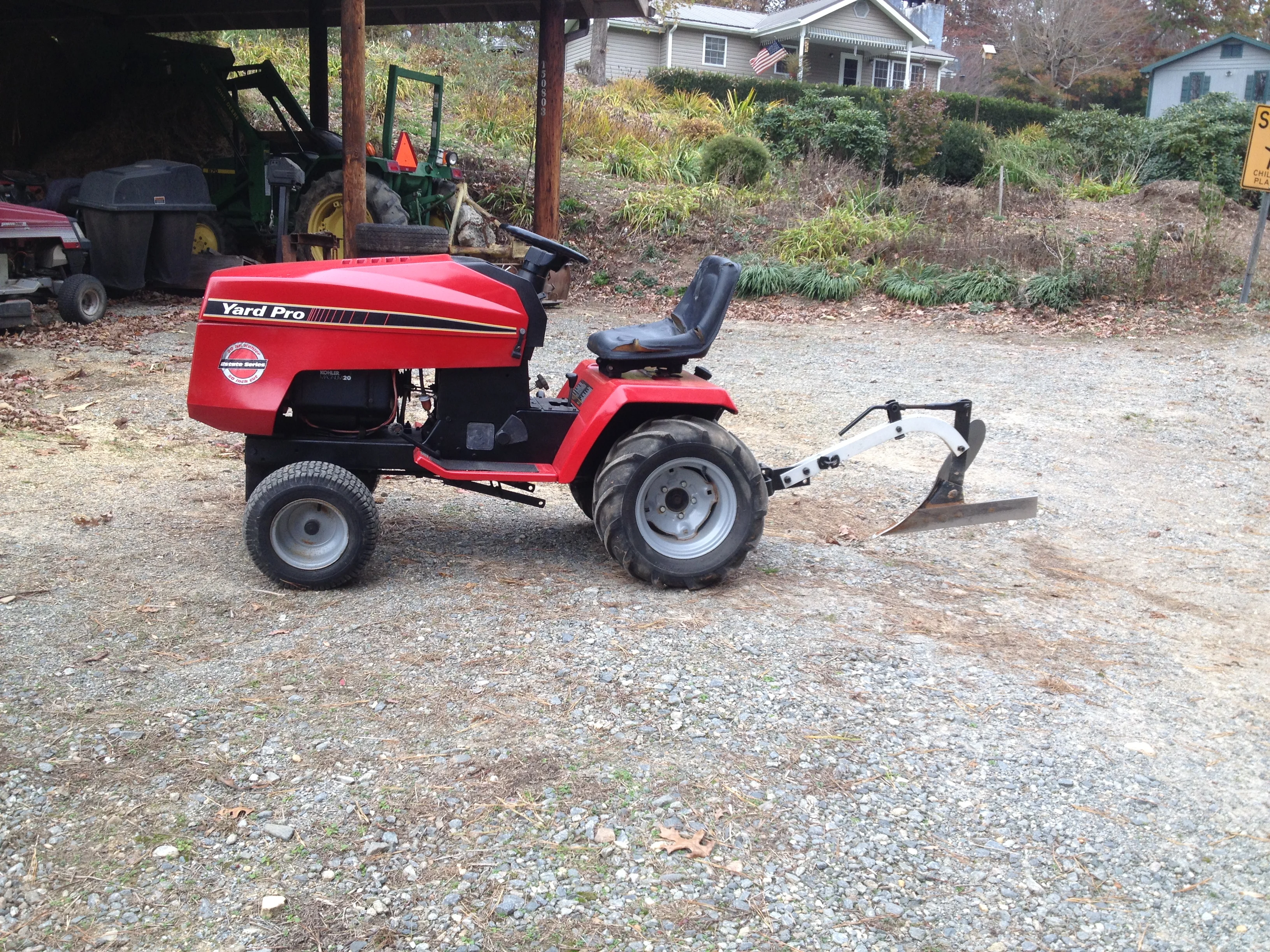 Yard Pro YTH-18 Lawn Tractor
